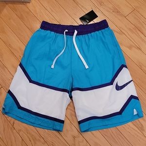 **SOLD** NWT Men's size L Nike shorts